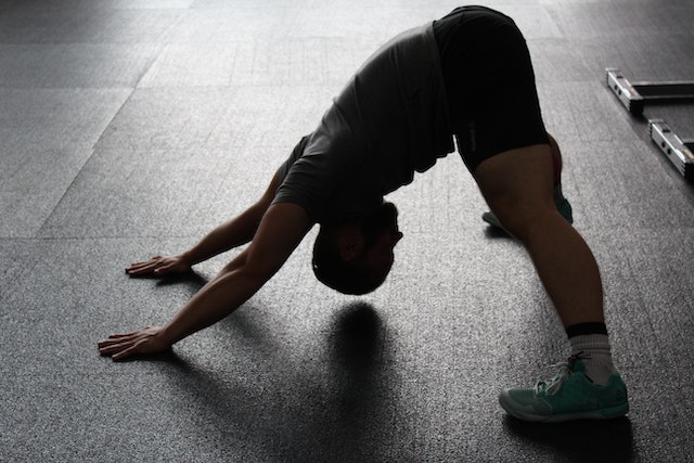 Træningsrutiner til at øge din fleksibilitet og bevægelighed i dit fitnesscenter